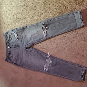 American Eagle mom jeans. Size 4 regular medium wash gray. Only worn once.
